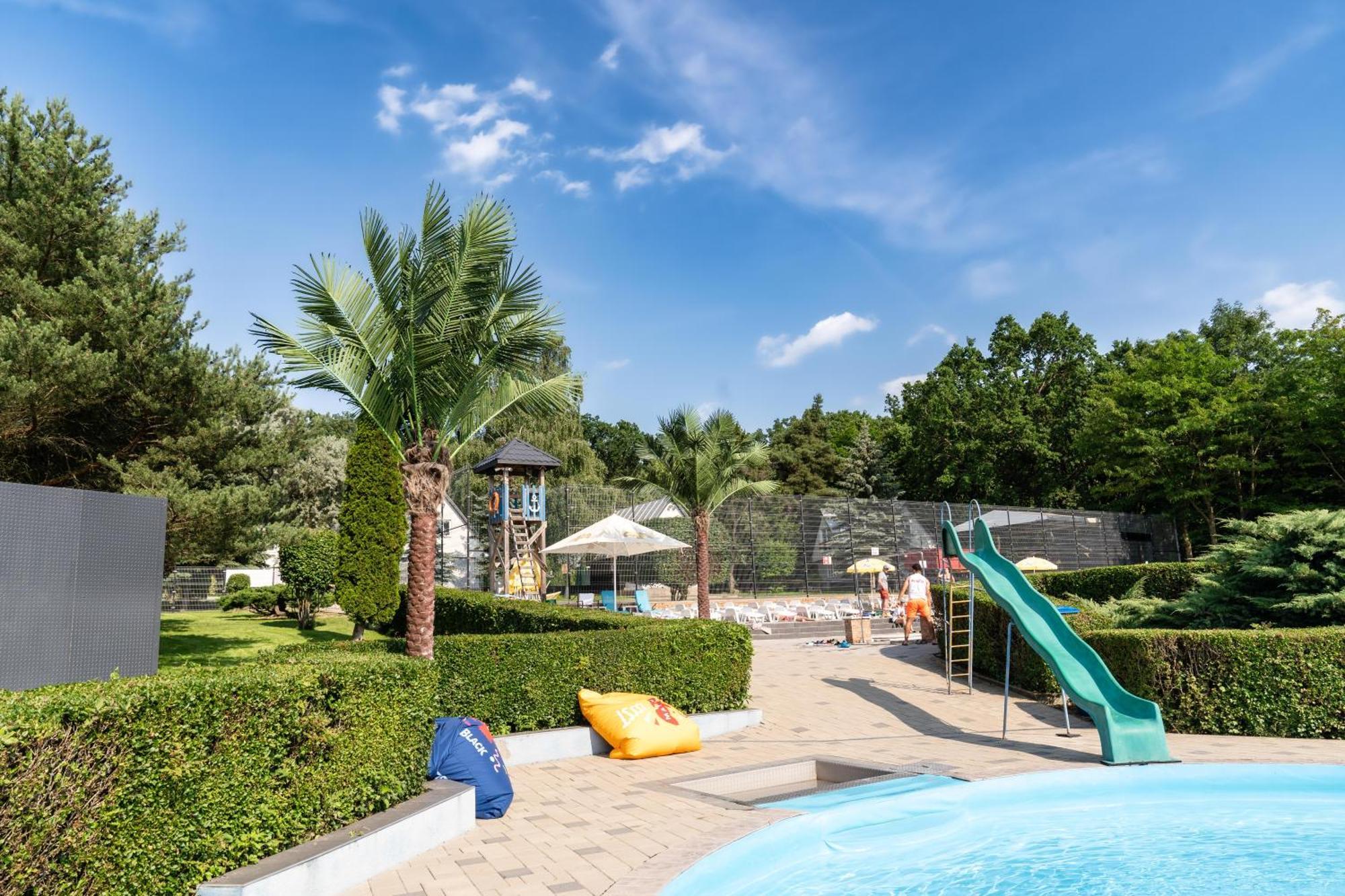 Chaty - Resort Aqua Maria Velaty Exterior foto
